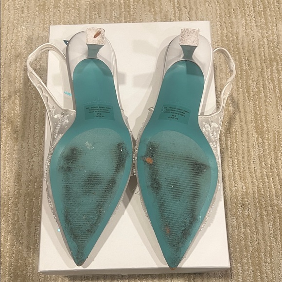 Betsey Johnson Nikki Pumps - Picture 2 of 4